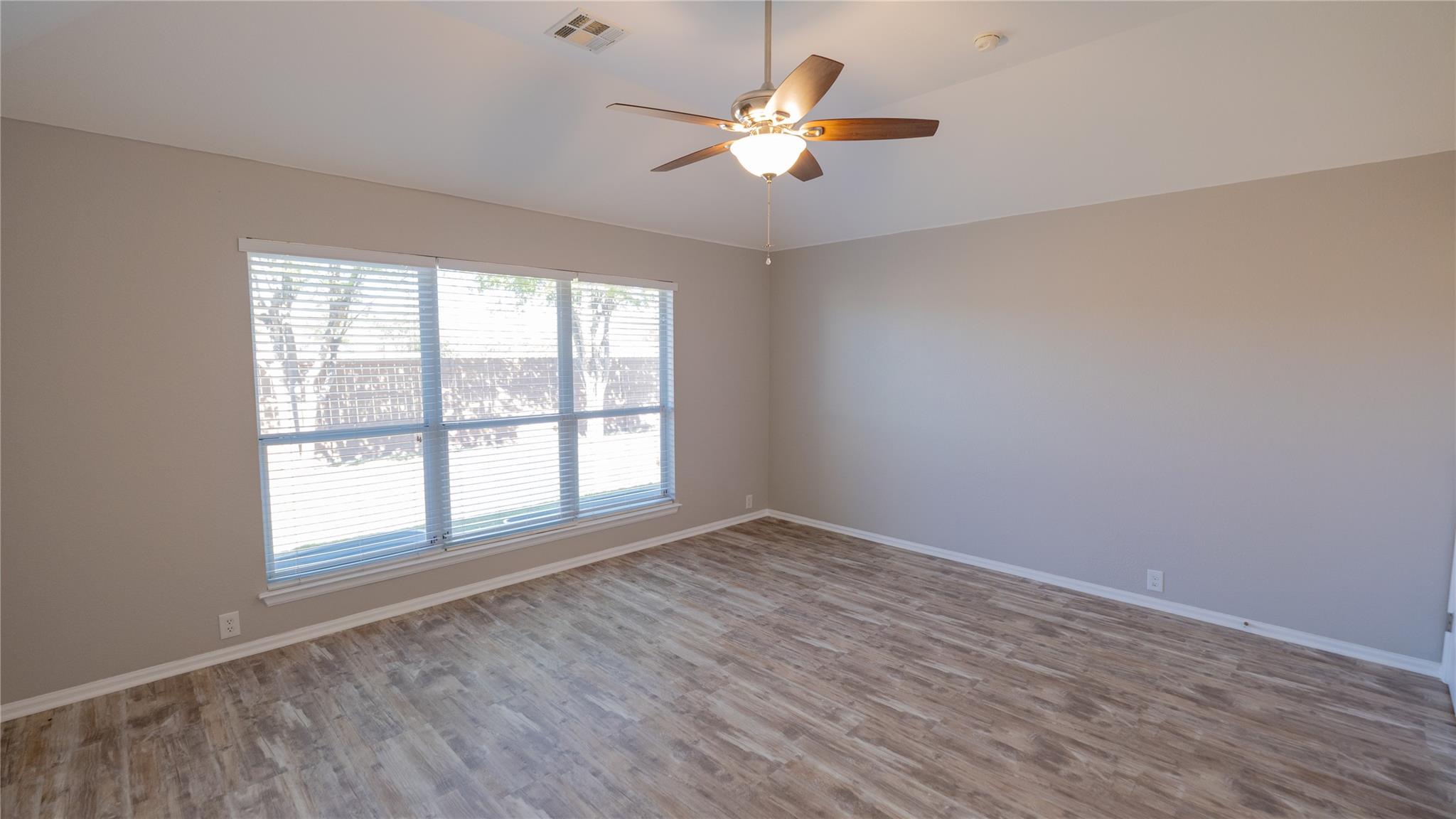 437 Sweet Gum Dr, Kyle, TX 78640