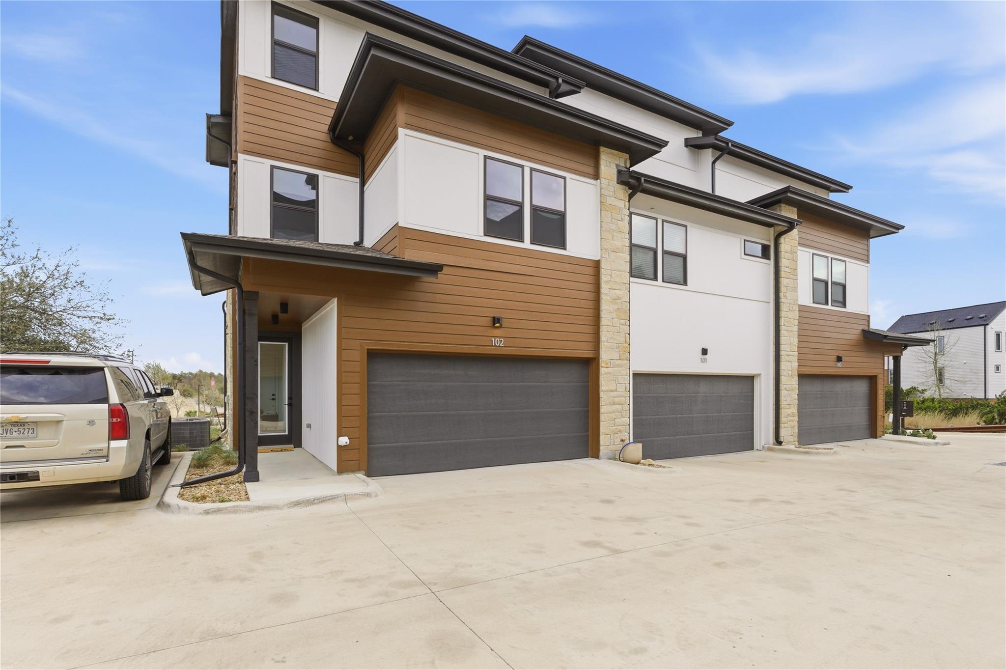 315 Holton Dr # 102, Austin, TX 78737