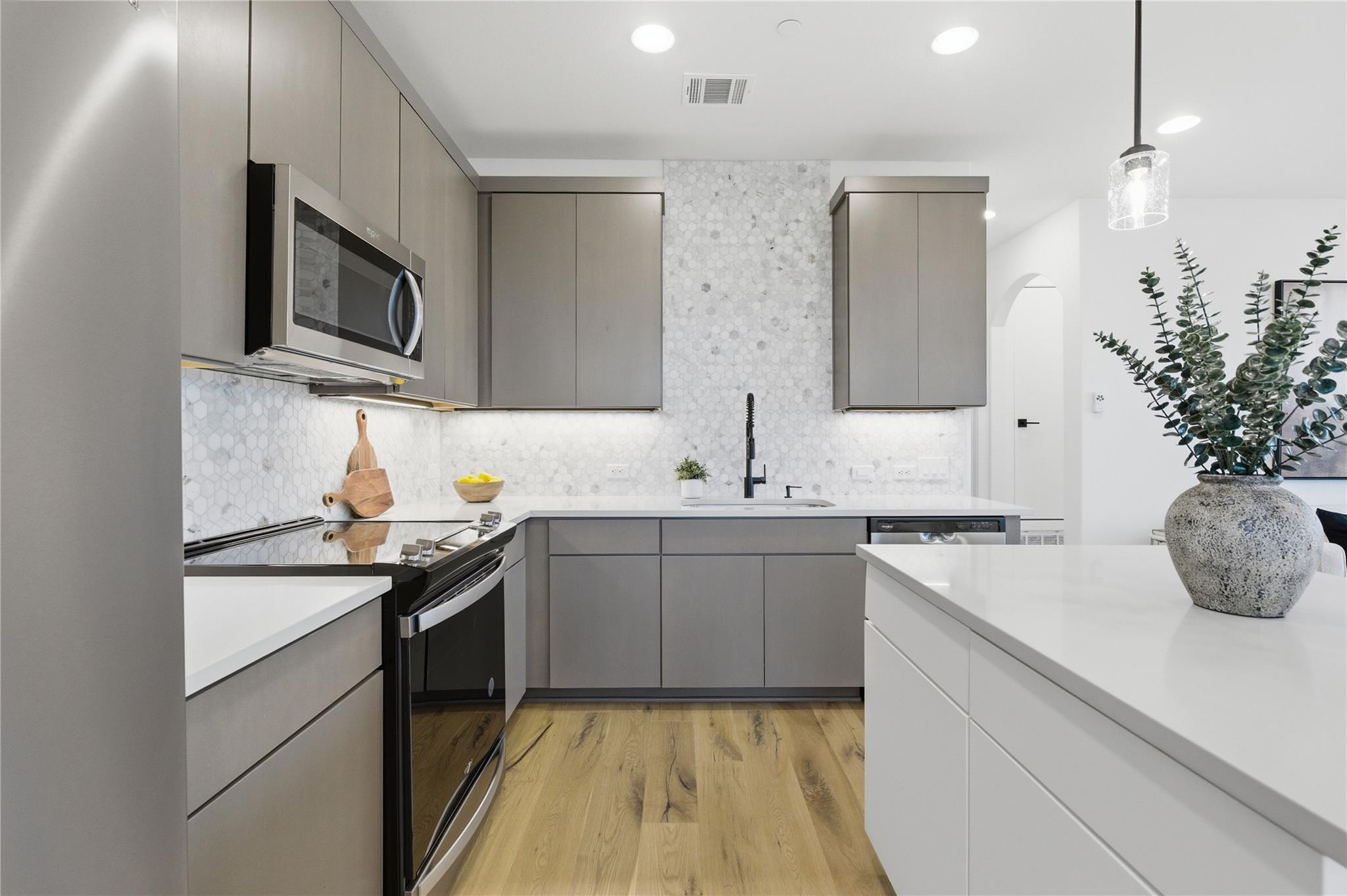 315 Holton Dr # 102, Austin, TX 78737