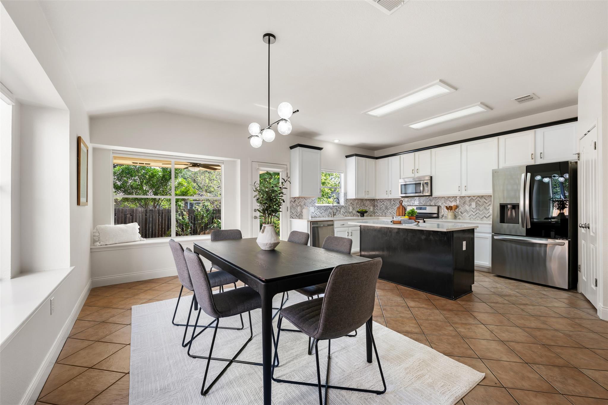 8624 Barrow Glen Loop, Austin, TX 78749