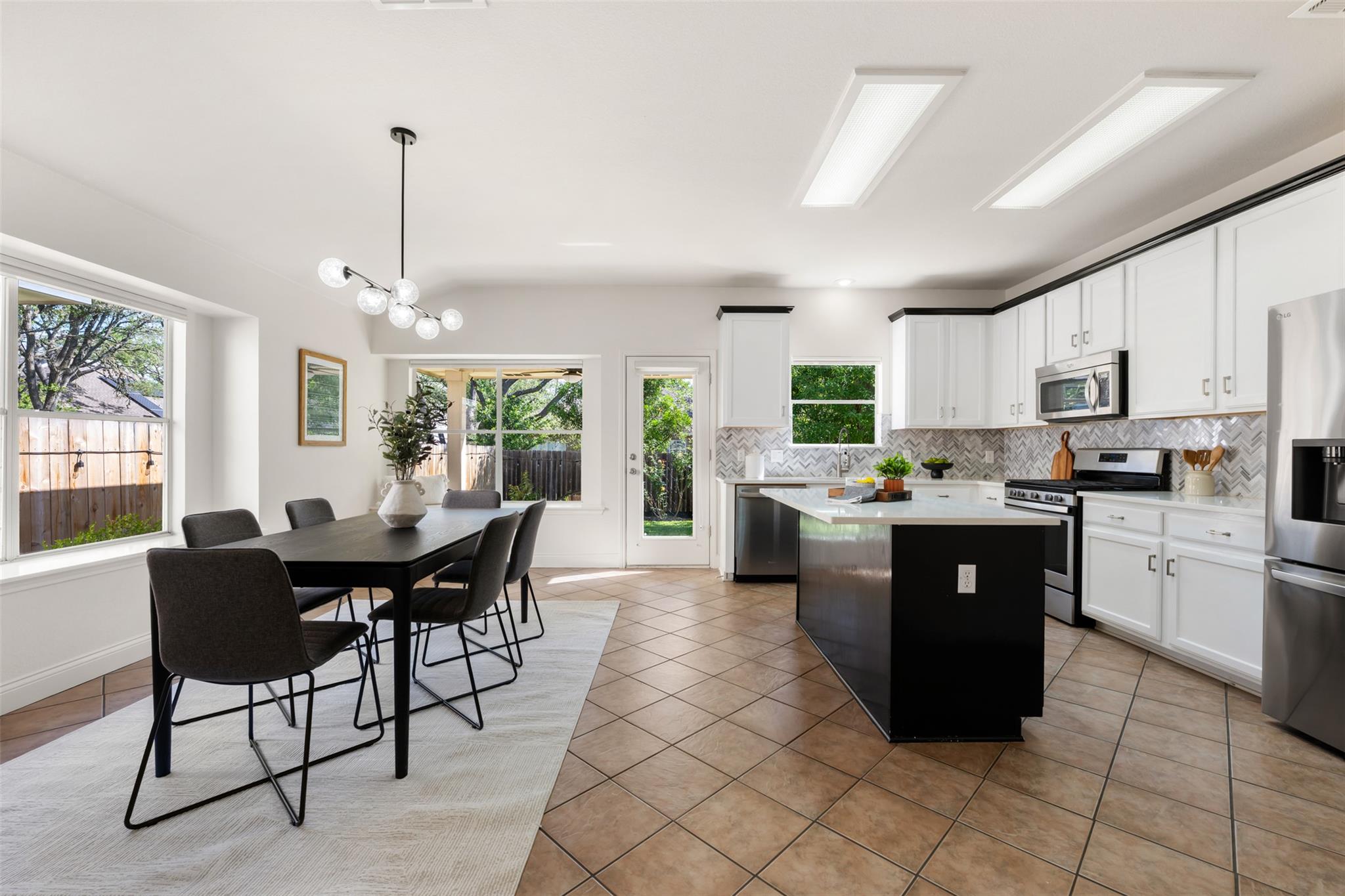 8624 Barrow Glen Loop, Austin, TX 78749