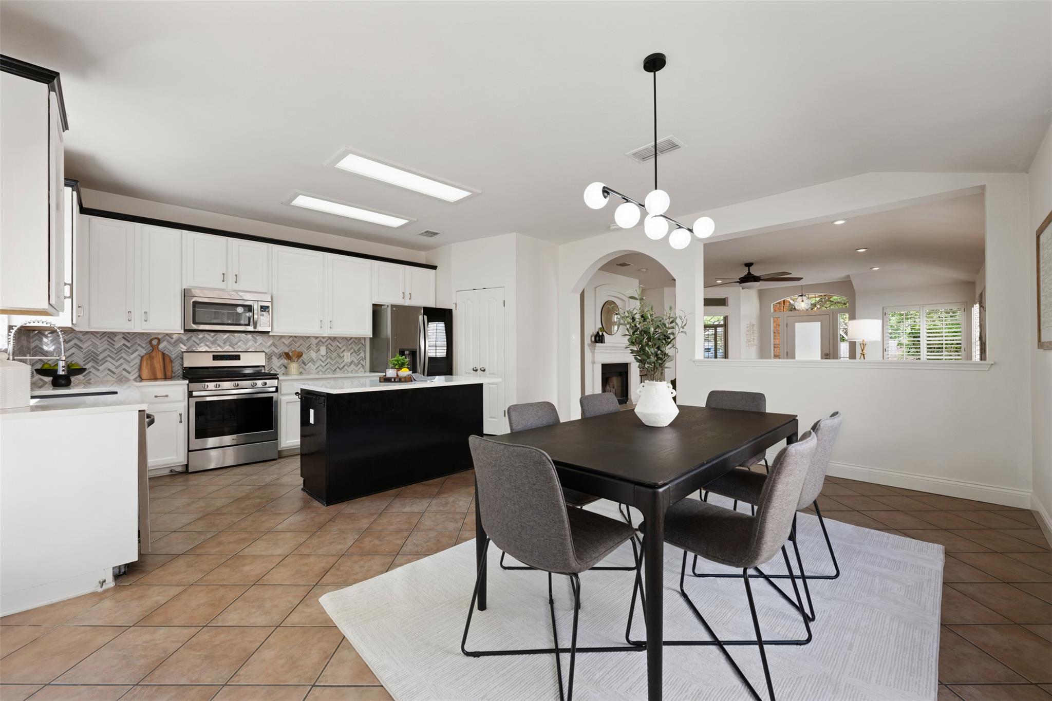 8624 Barrow Glen Loop, Austin, TX 78749