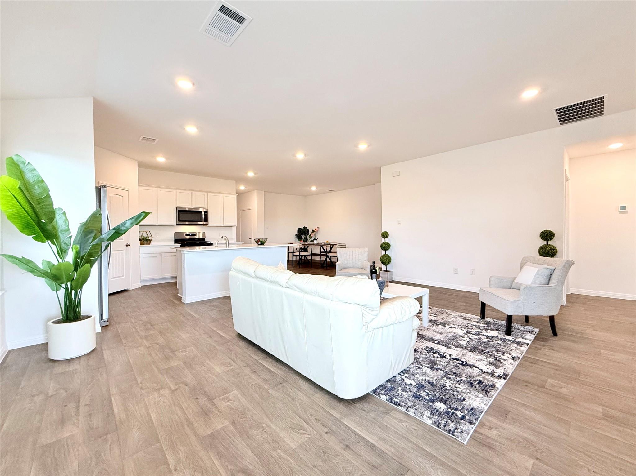 598 Gladiola Loop, Kyle, TX 78640