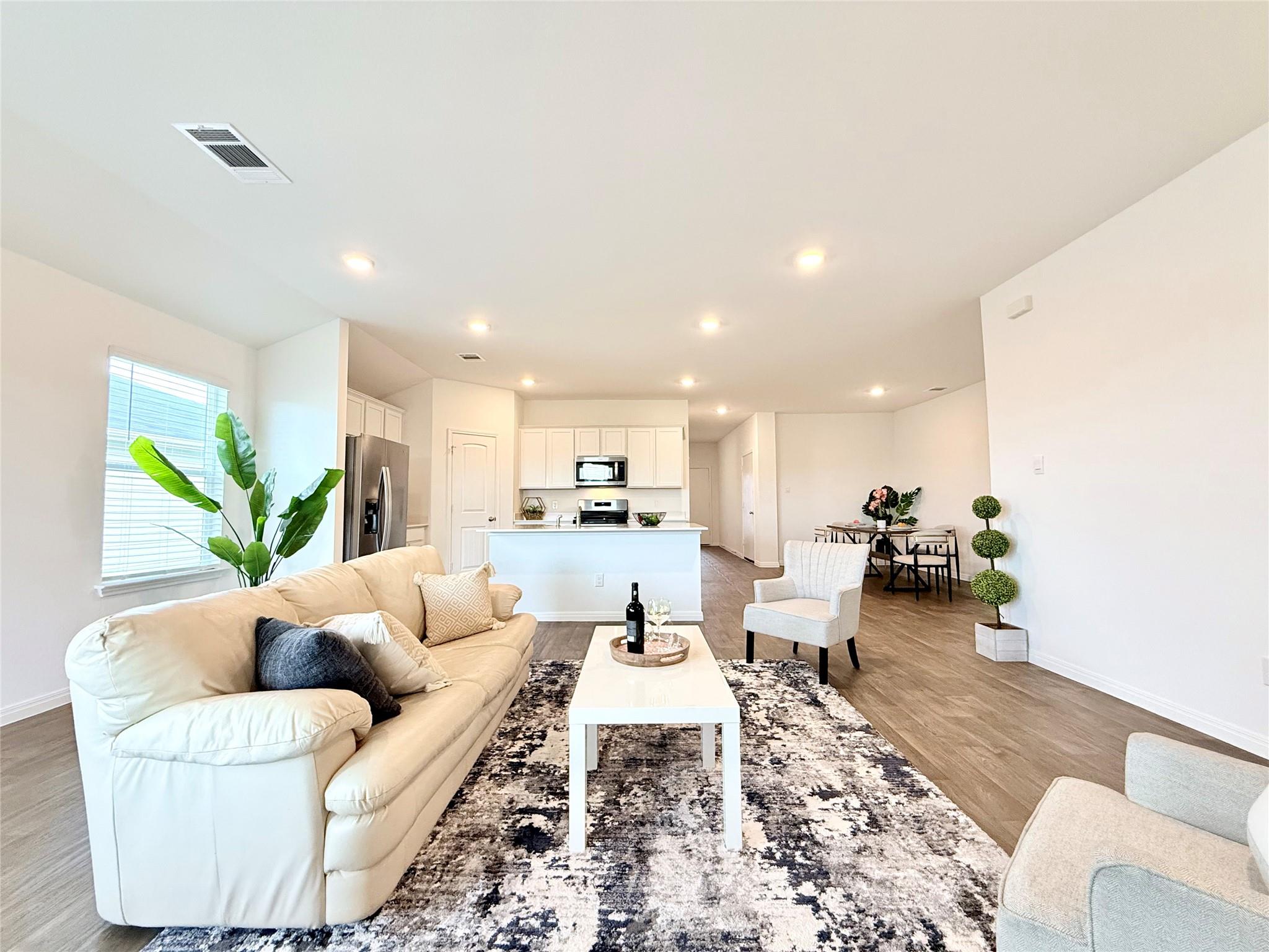 598 Gladiola Loop, Kyle, TX 78640