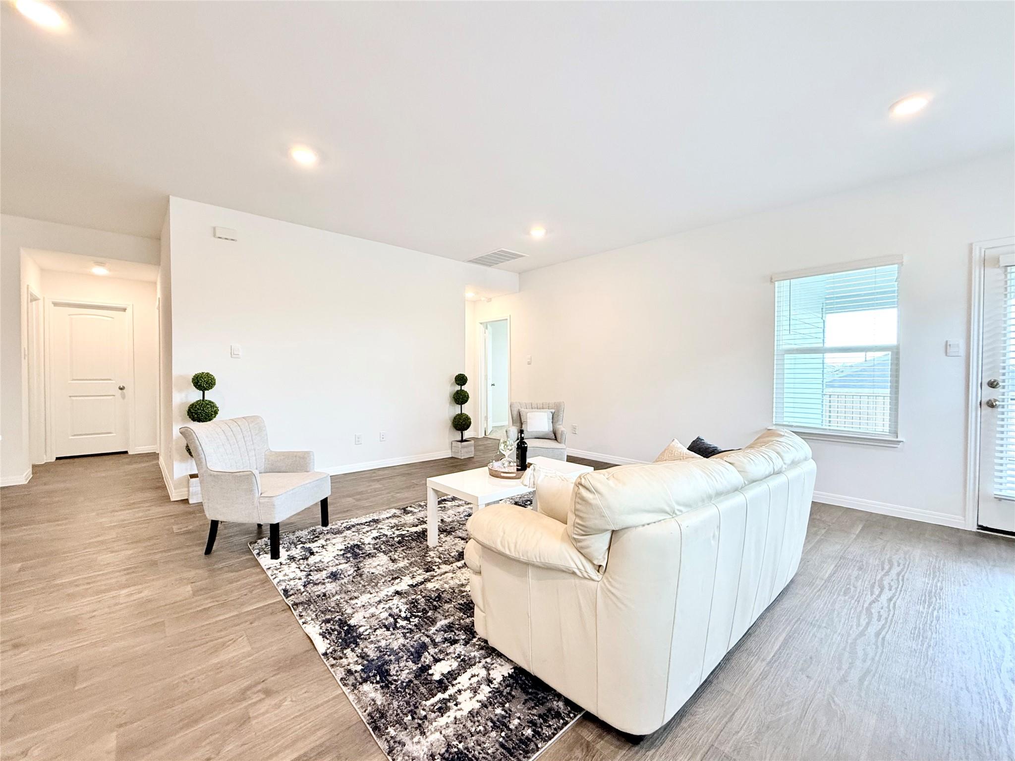 598 Gladiola Loop, Kyle, TX 78640