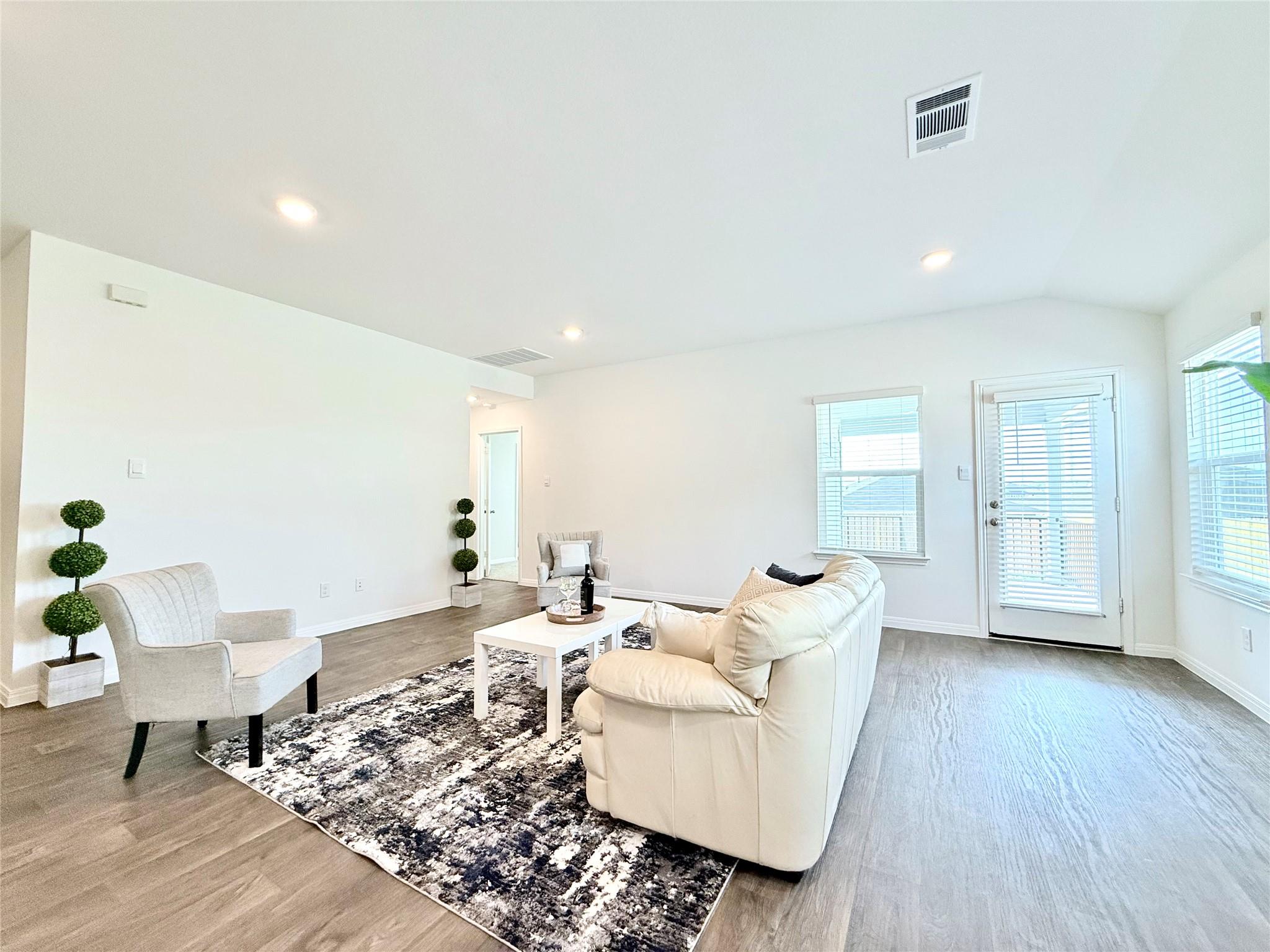 598 Gladiola Loop, Kyle, TX 78640