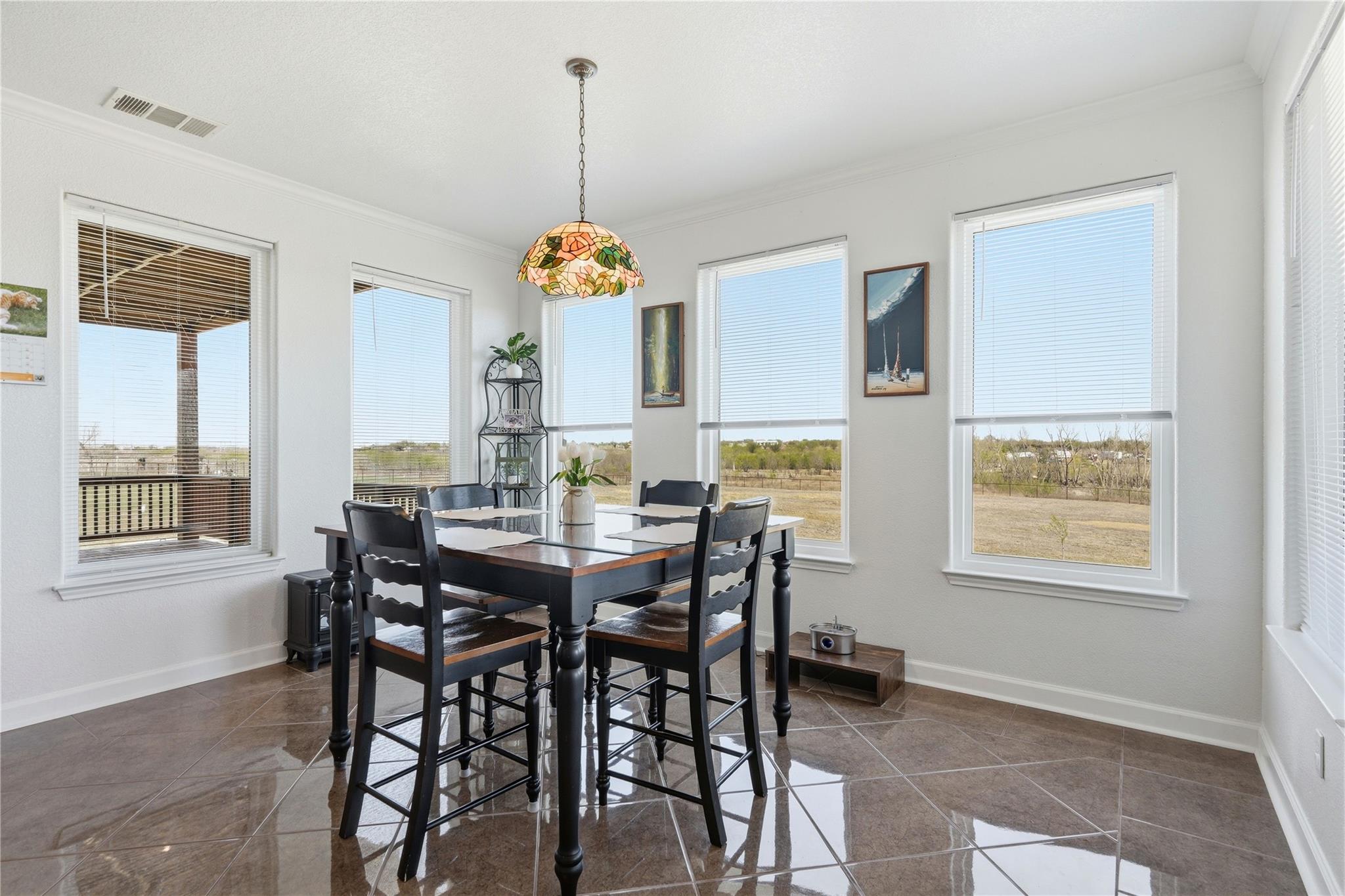 100 Mayfield Ln, Lockhart, TX 78644