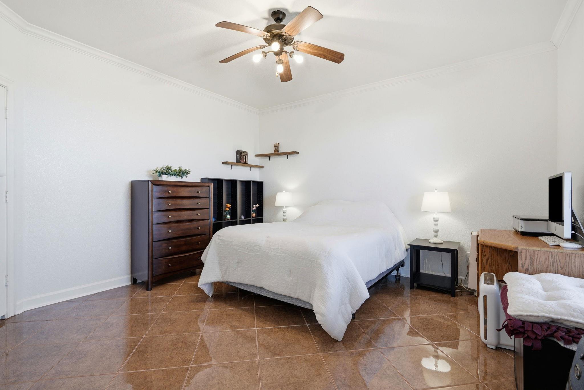 100 Mayfield Ln, Lockhart, TX 78644