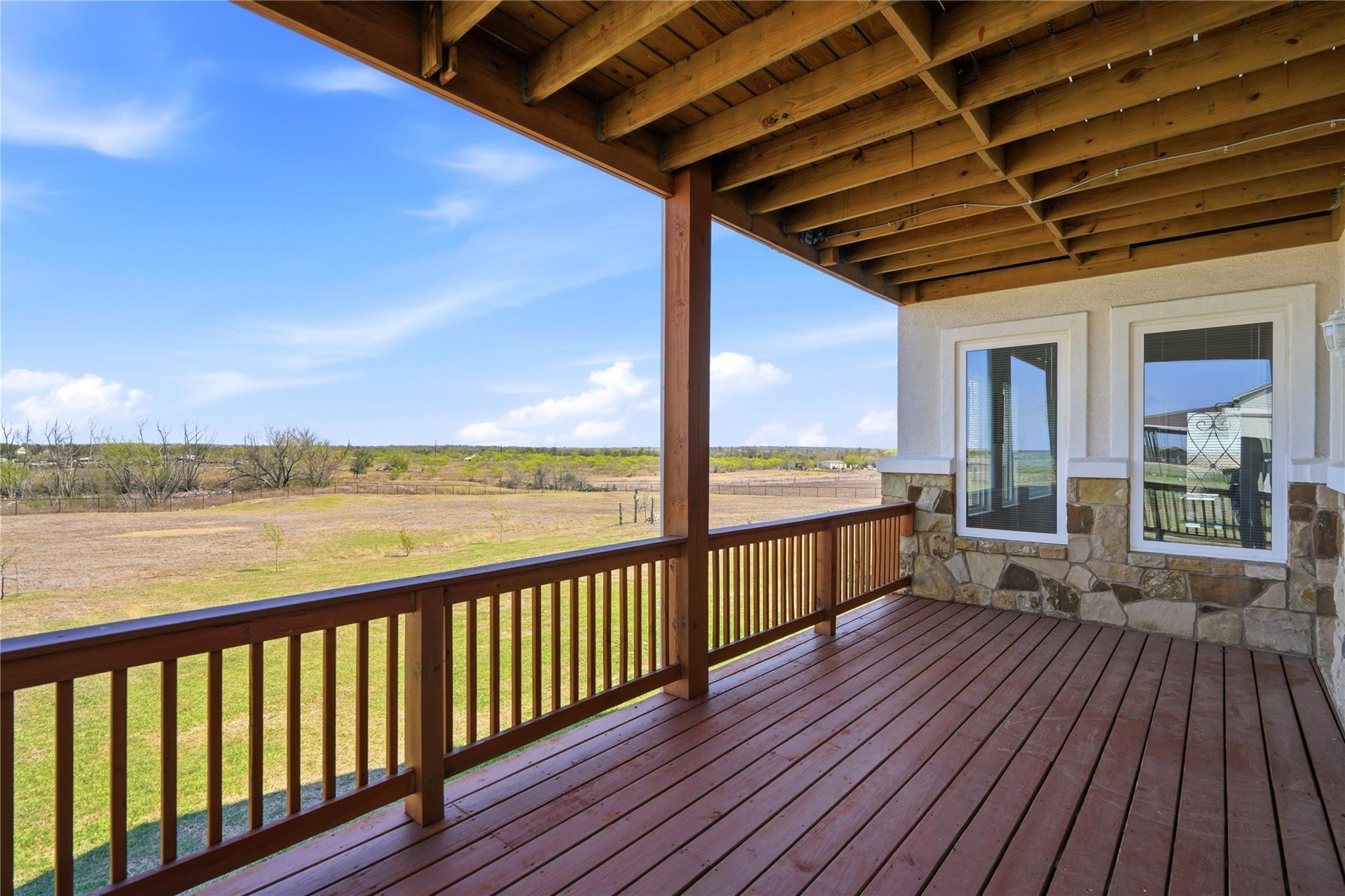 100 Mayfield Ln, Lockhart, TX 78644