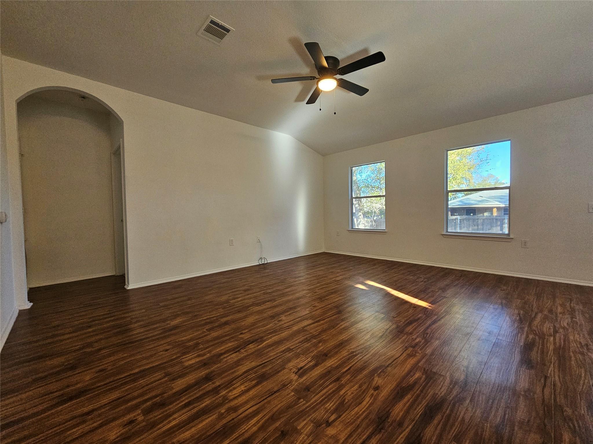 5213 English Glade Dr, Austin, TX 78724