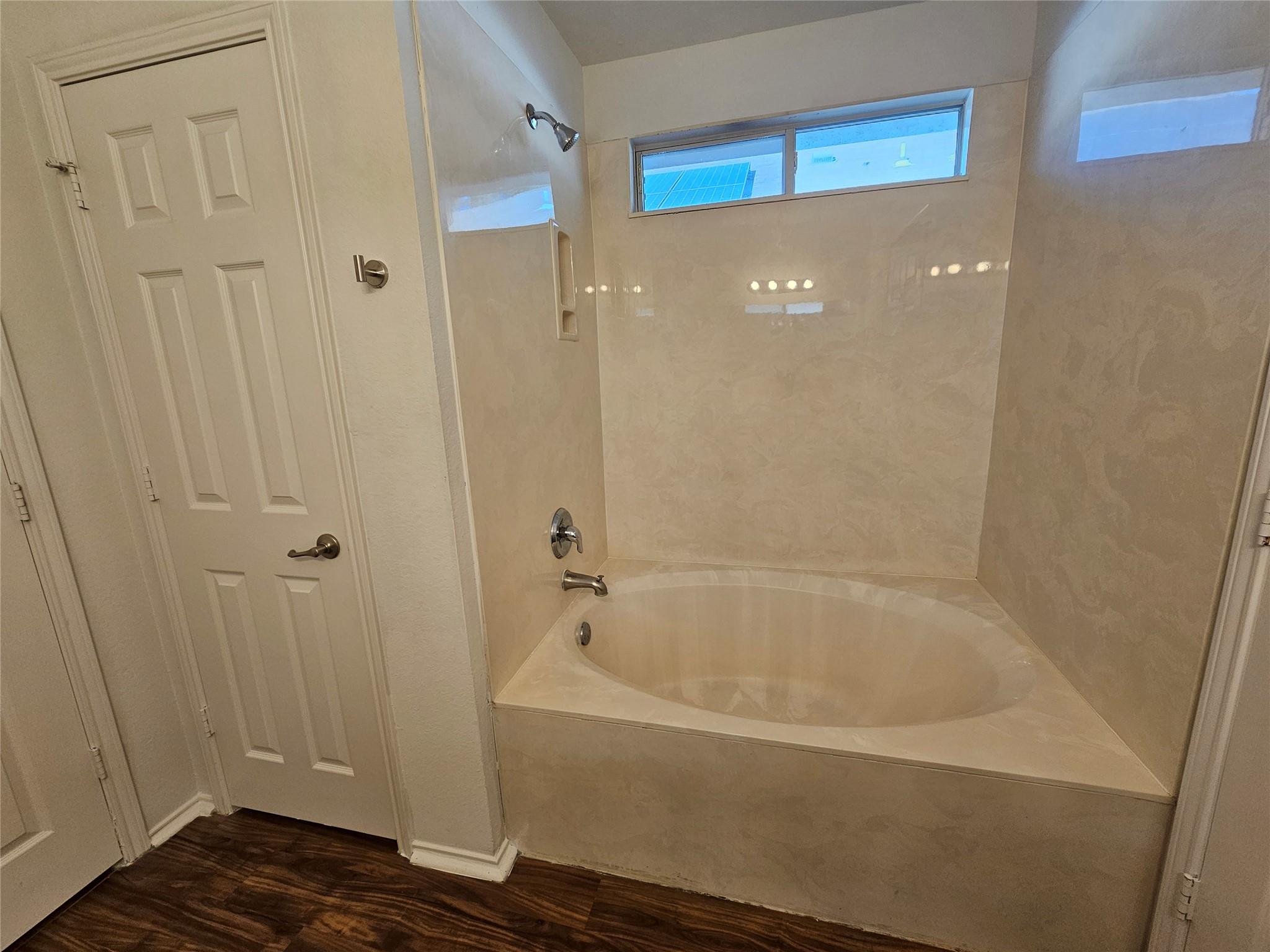 5213 English Glade Dr, Austin, TX 78724