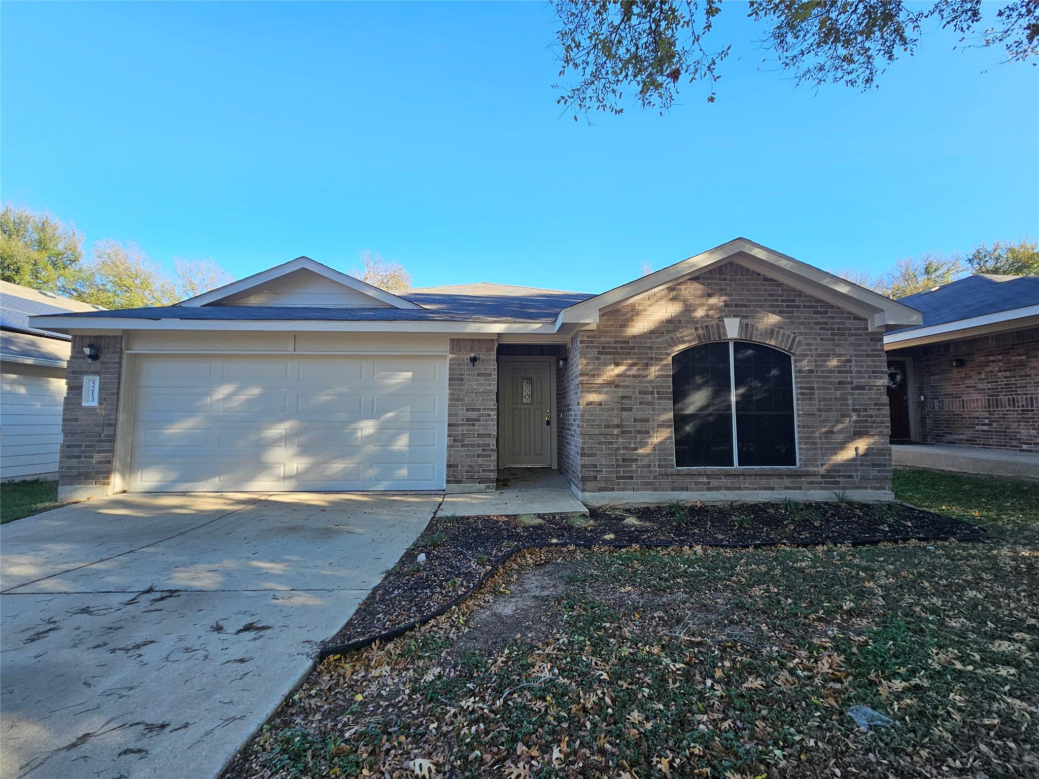 5213 English Glade Dr, Austin, TX 78724