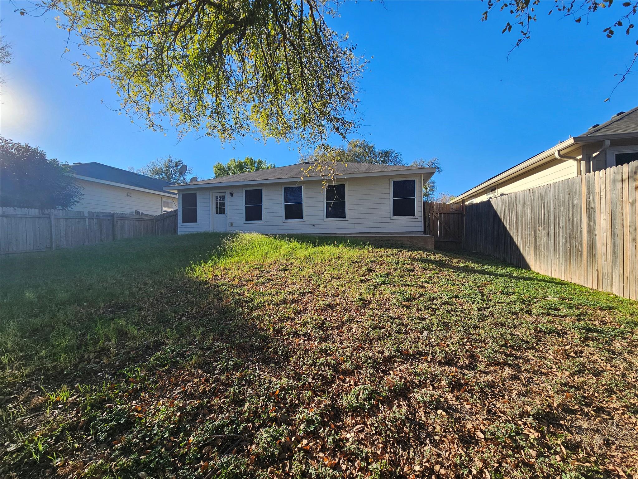 5213 English Glade Dr, Austin, TX 78724
