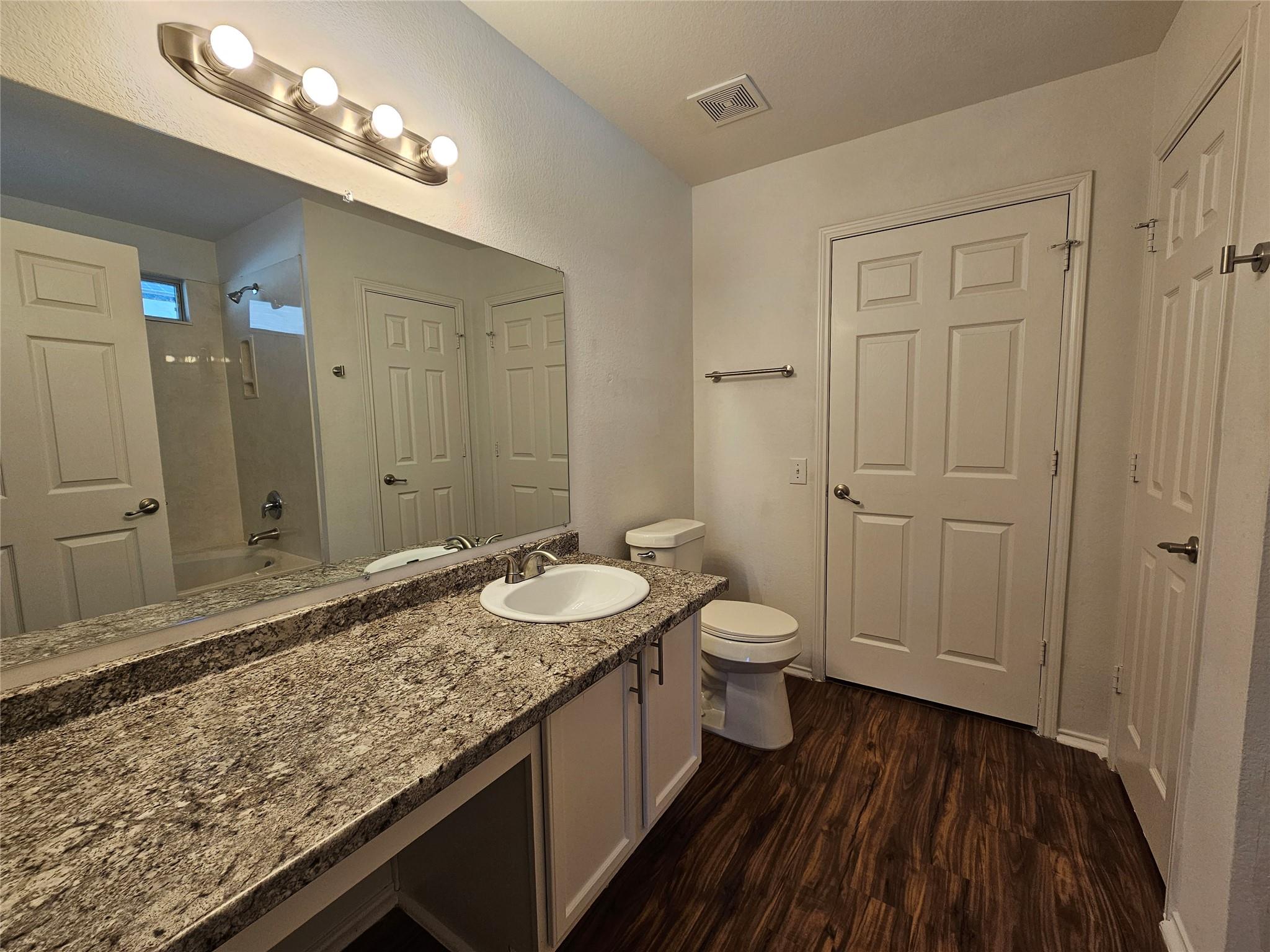 5213 English Glade Dr, Austin, TX 78724