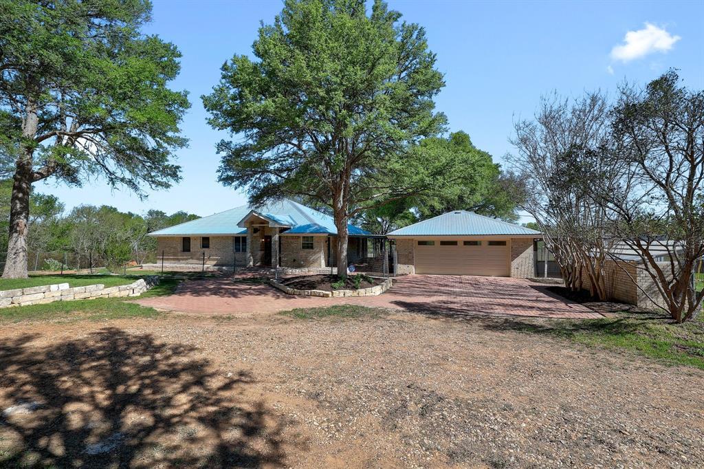 235 Mesquite Dr, Cedar Creek, TX 78612