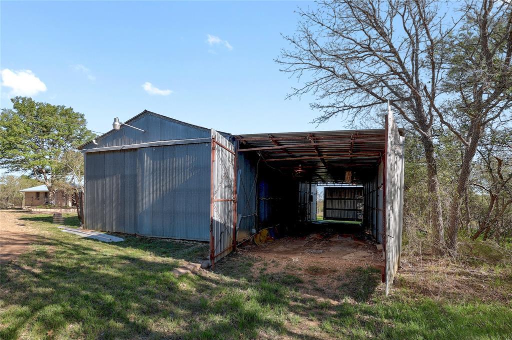 235 Mesquite Dr, Cedar Creek, TX 78612