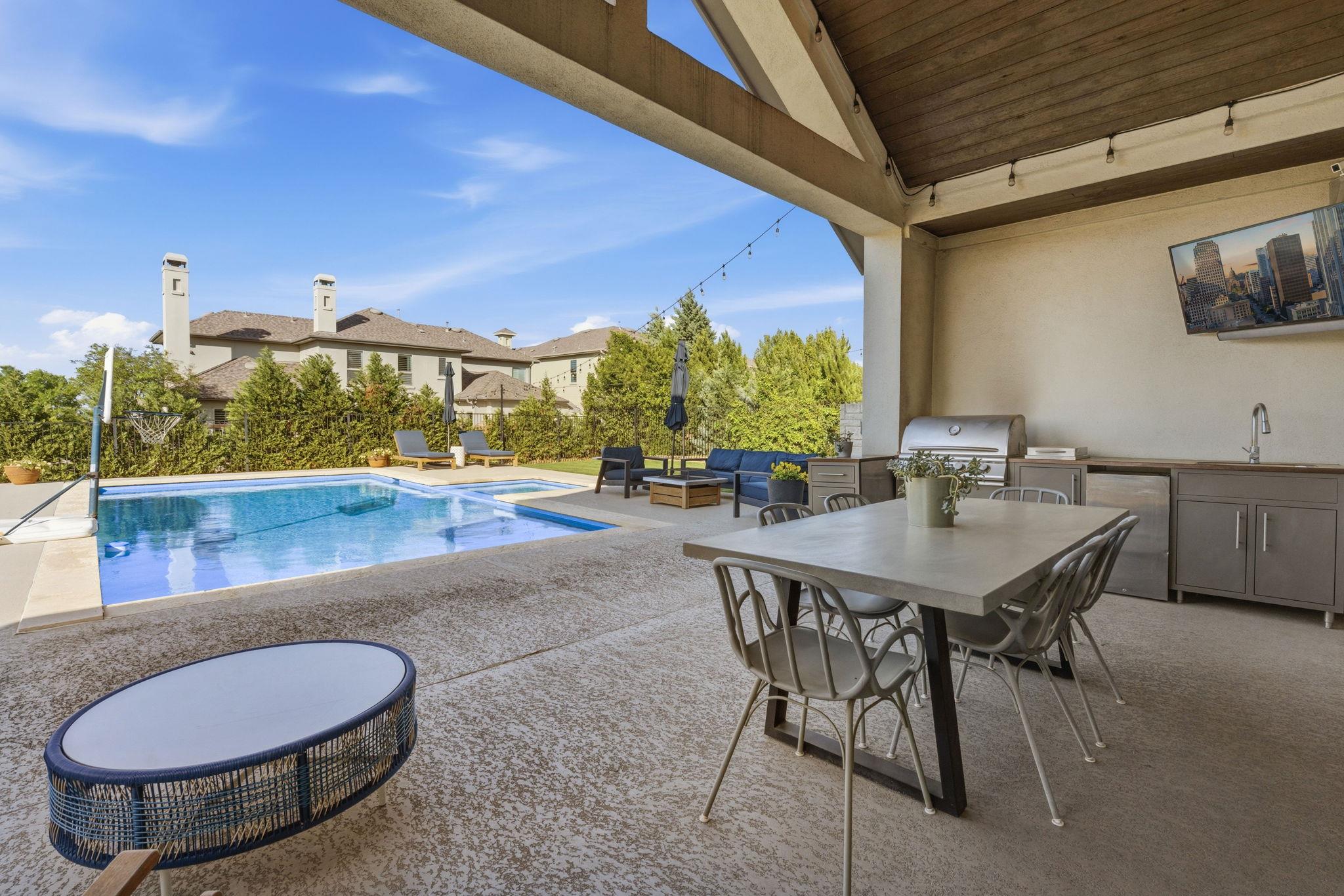 801 Serene Estates Dr, Austin, TX 78738