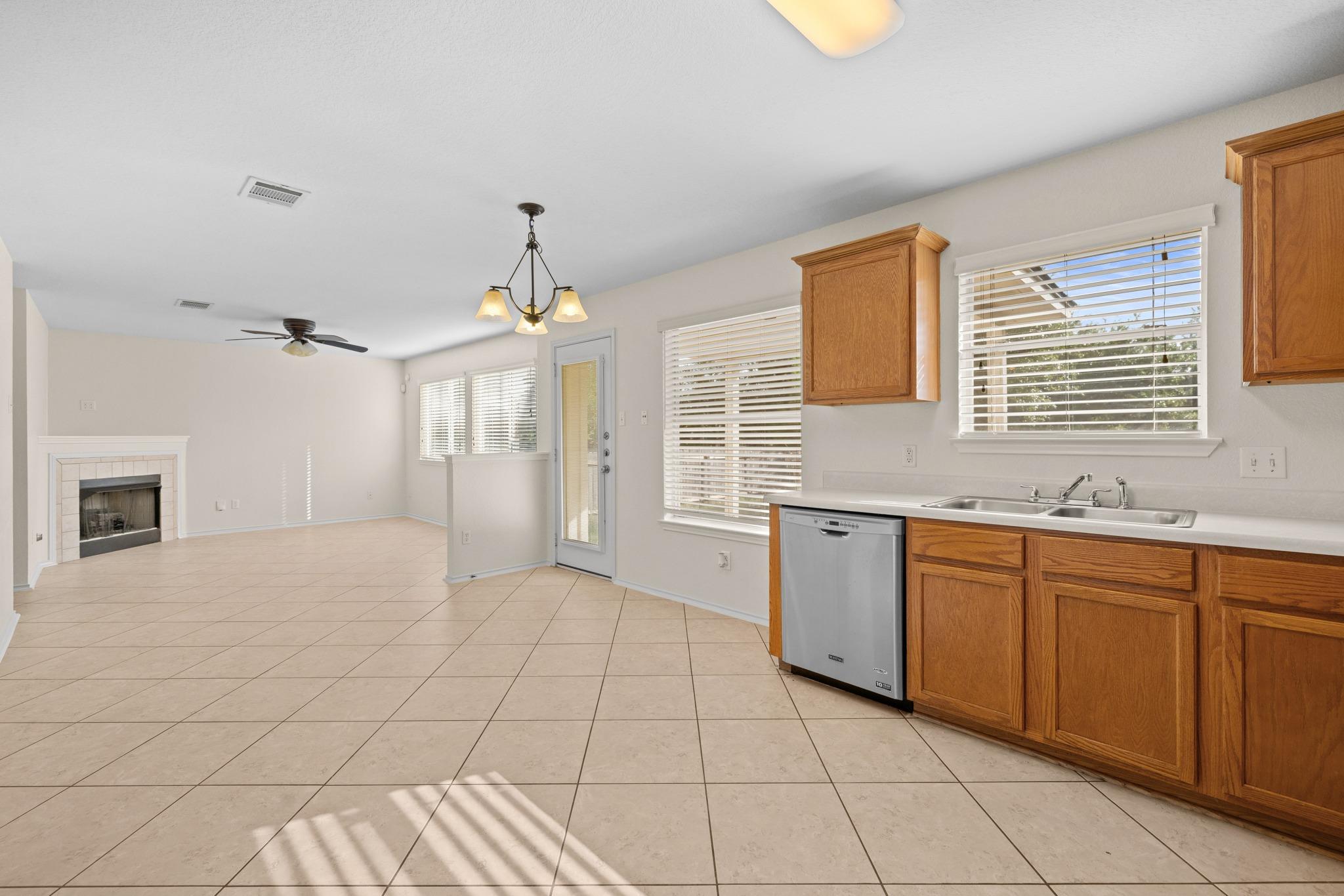 3410 Flowstone Ln, Round Rock, TX 78681