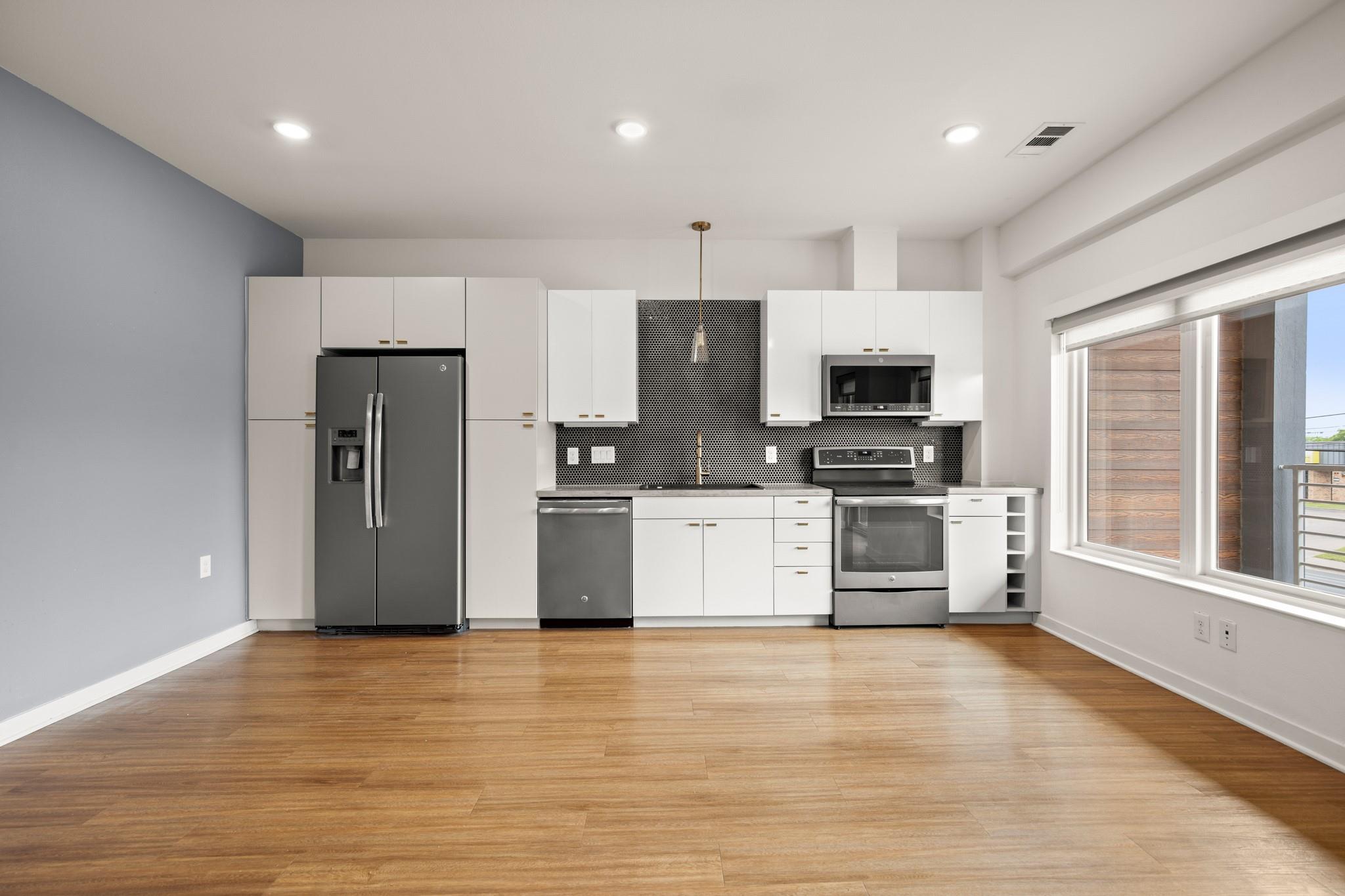 4361 S Congress Ave # 204, Austin, TX 78745