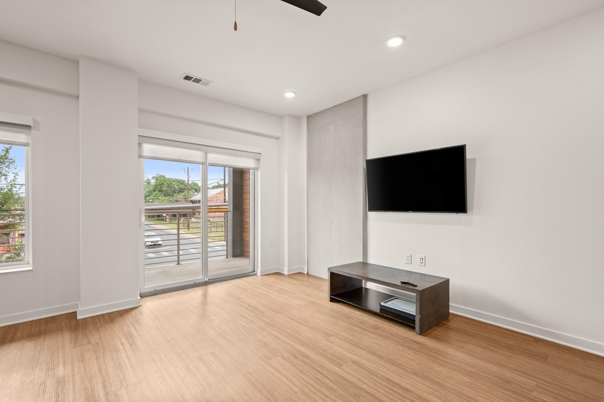 4361 S Congress Ave # 204, Austin, TX 78745