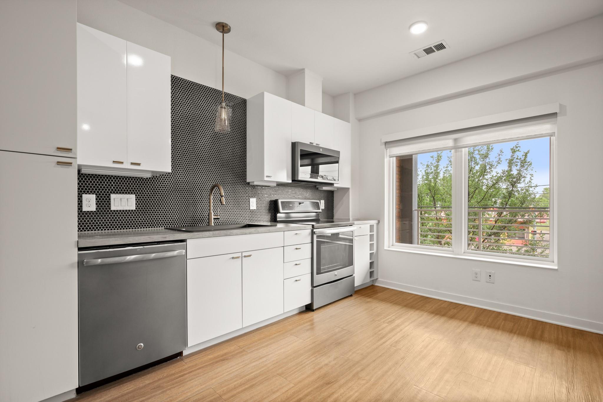 4361 S Congress Ave # 204, Austin, TX 78745