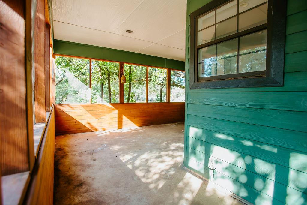 204 E Lakeshore Dr, Dripping Springs, TX 78620