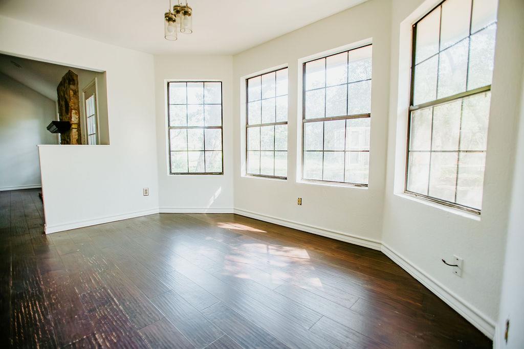 204 E Lakeshore Dr, Dripping Springs, TX 78620