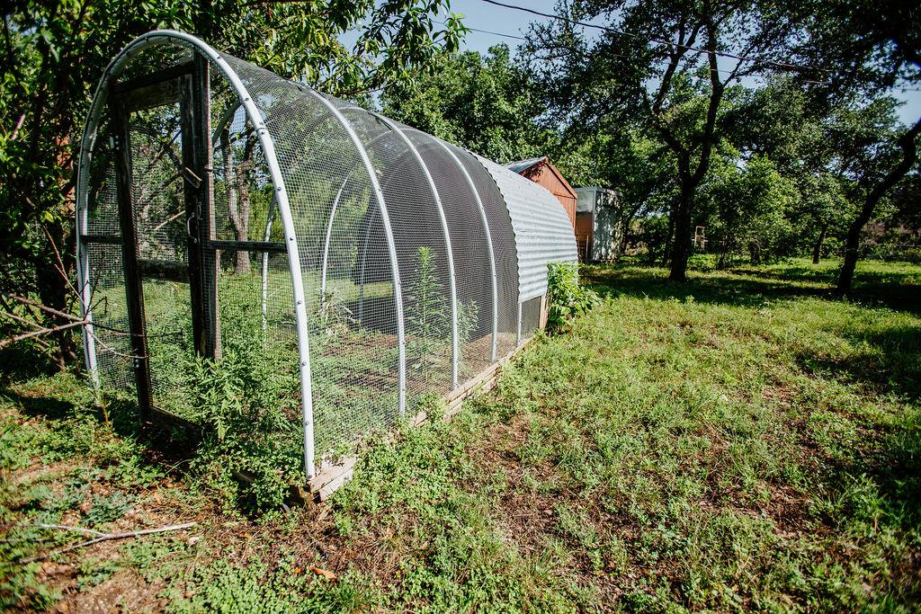 204 E Lakeshore Dr, Dripping Springs, TX 78620