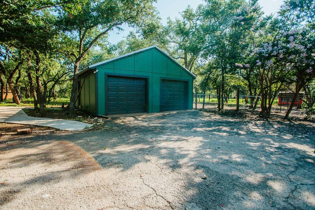 204 E Lakeshore Dr, Dripping Springs, TX 78620