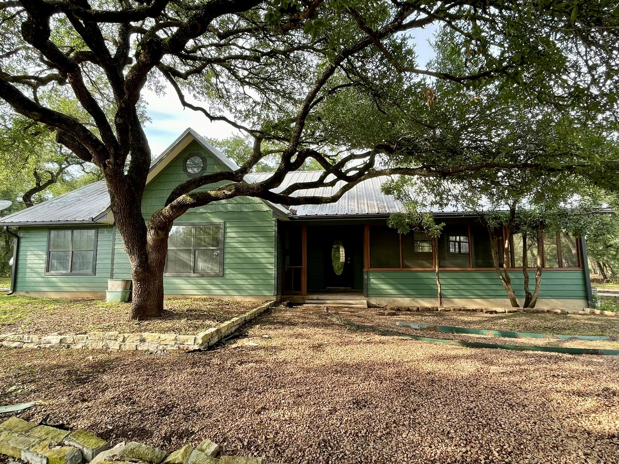 204 E Lakeshore Dr, Dripping Springs, TX 78620