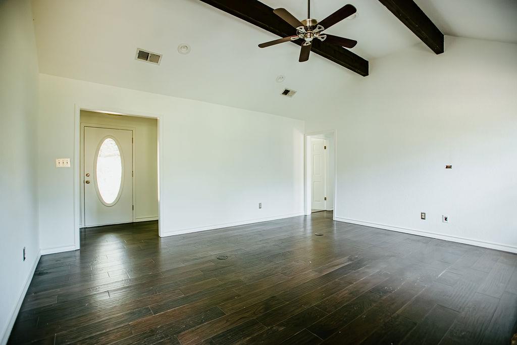 204 E Lakeshore Dr, Dripping Springs, TX 78620