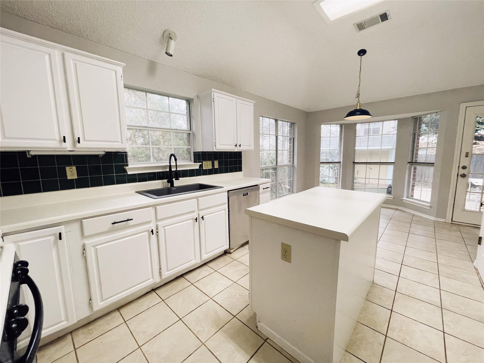 204 Cripple Creek Rd, Cedar Park, TX 78613