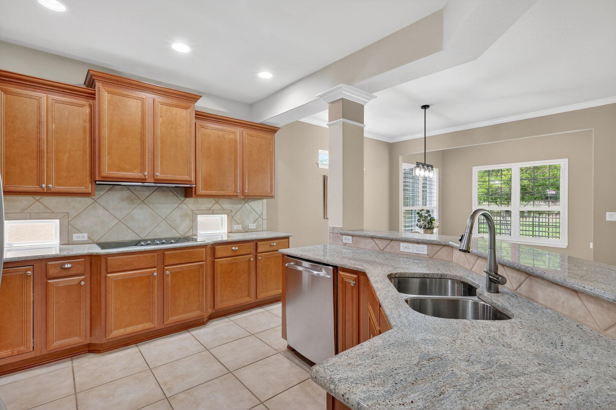 327 Fieldstone Dr, Georgetown, TX 78633