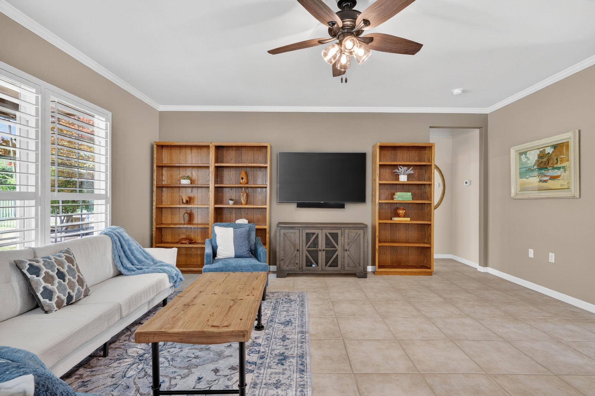 327 Fieldstone Dr, Georgetown, TX 78633