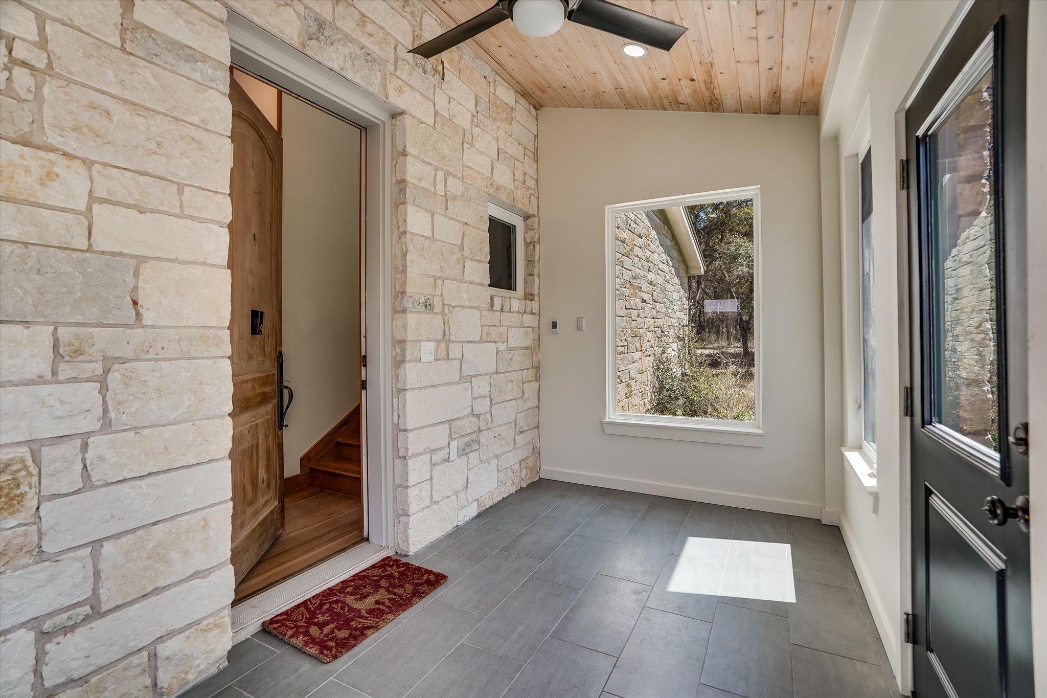 721 Bluffview Dr, Wimberley, TX 78676