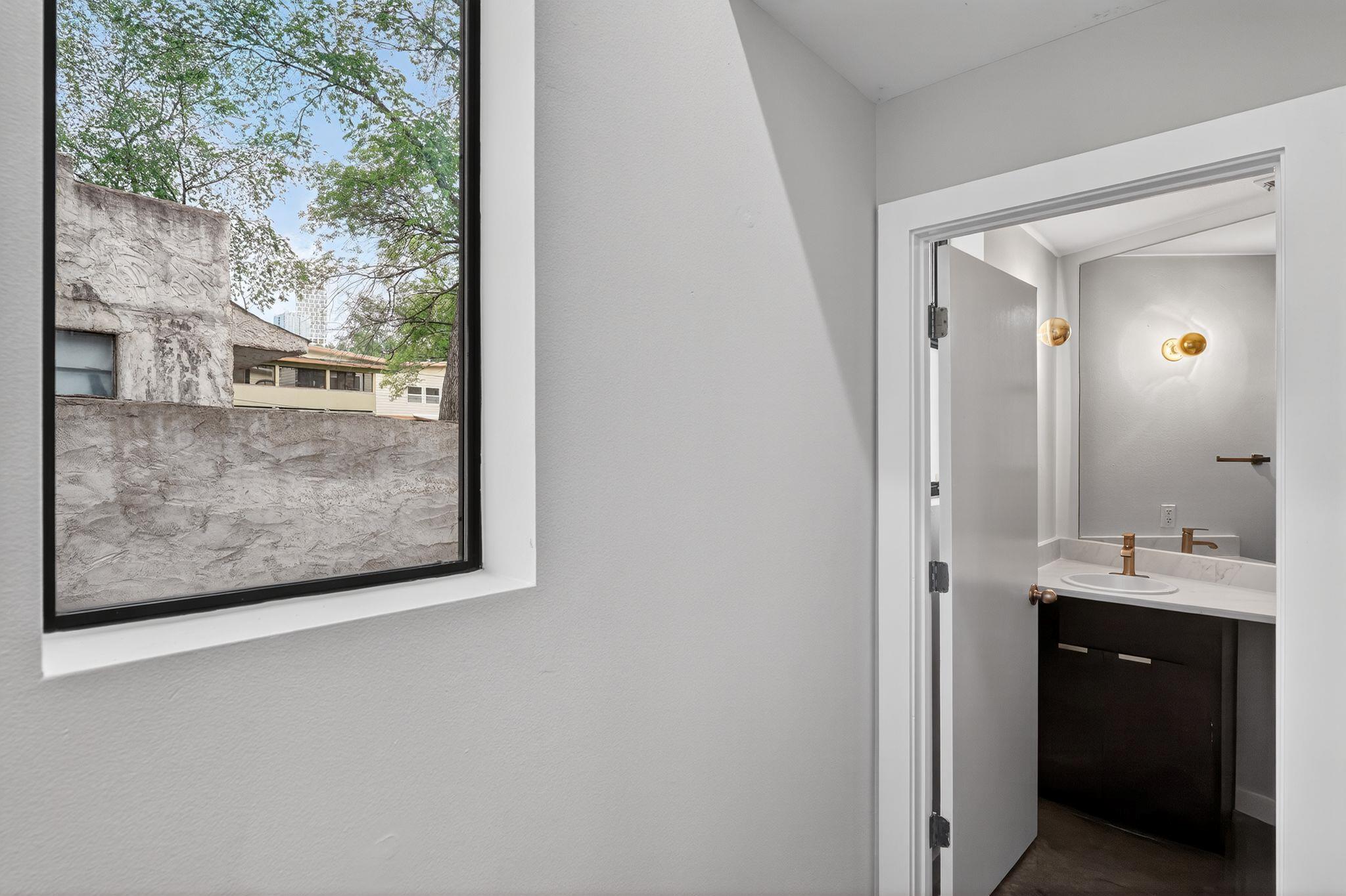 1616 Haskell St # A, Austin, TX 78702