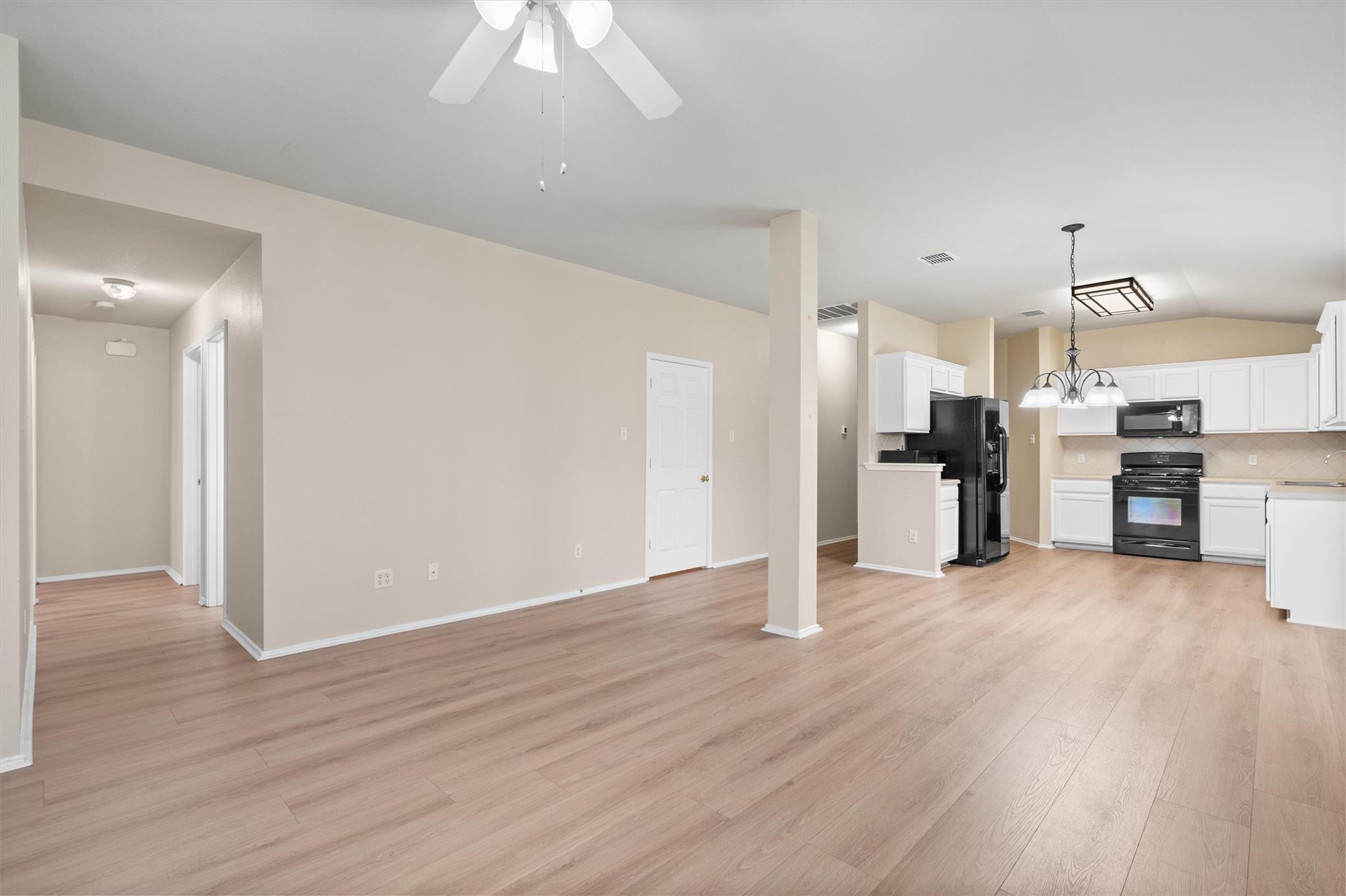 1113 Tudor House Rd, Pflugerville, TX 78660