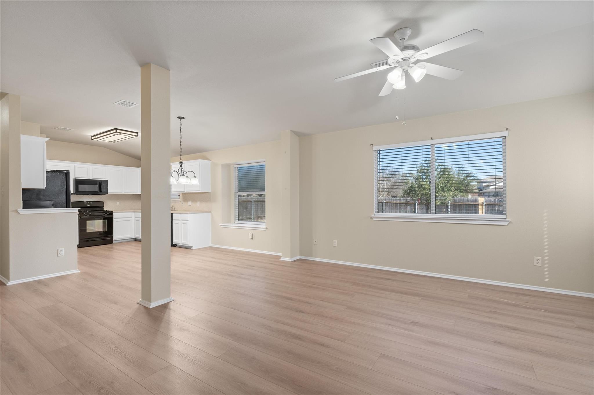 1113 Tudor House Rd, Pflugerville, TX 78660