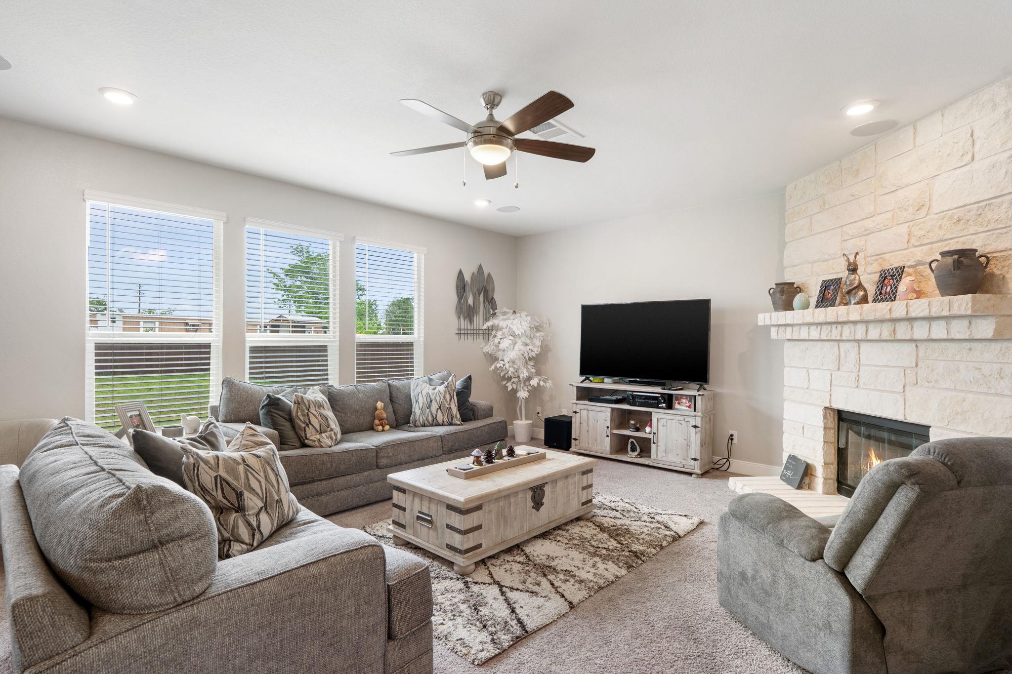 130 McGinnis Trl, Kyle, TX 78640