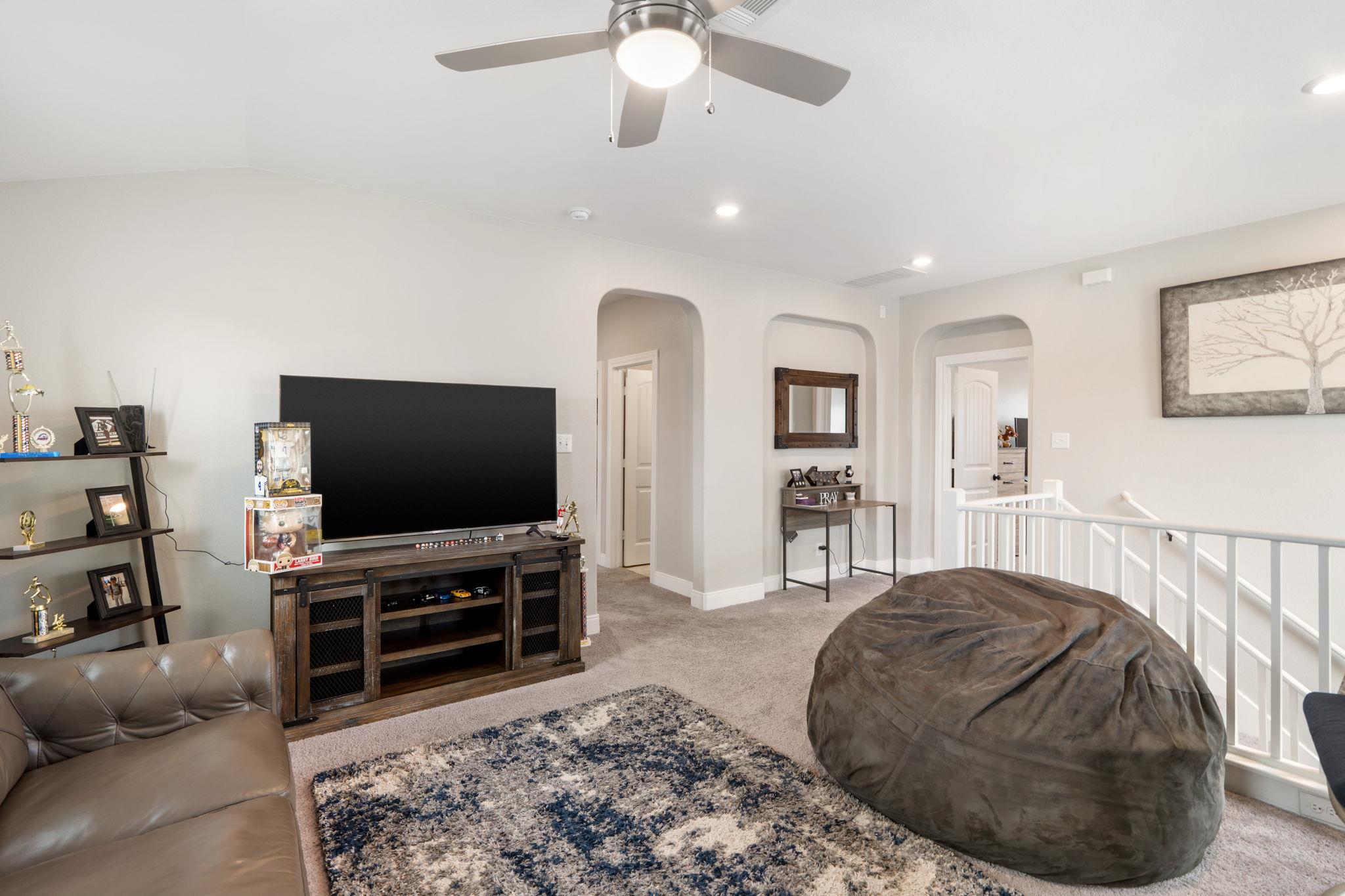 130 McGinnis Trl, Kyle, TX 78640