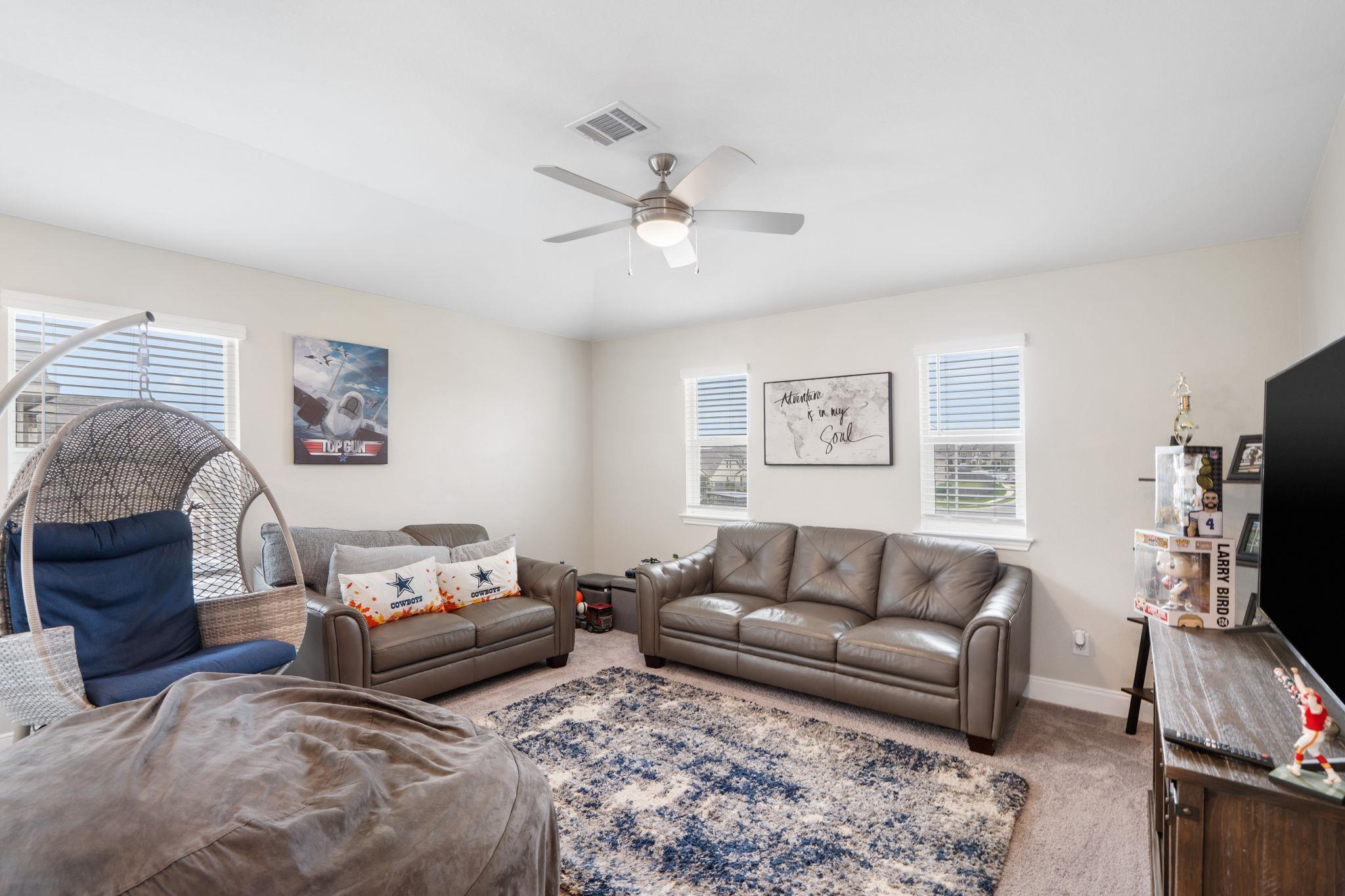 130 McGinnis Trl, Kyle, TX 78640