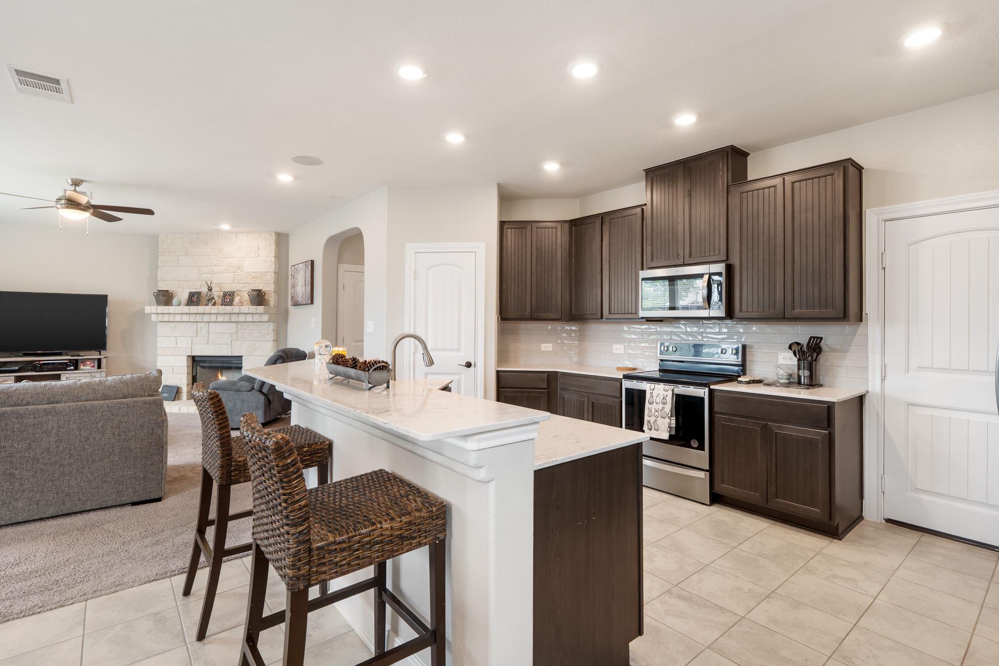 130 McGinnis Trl, Kyle, TX 78640