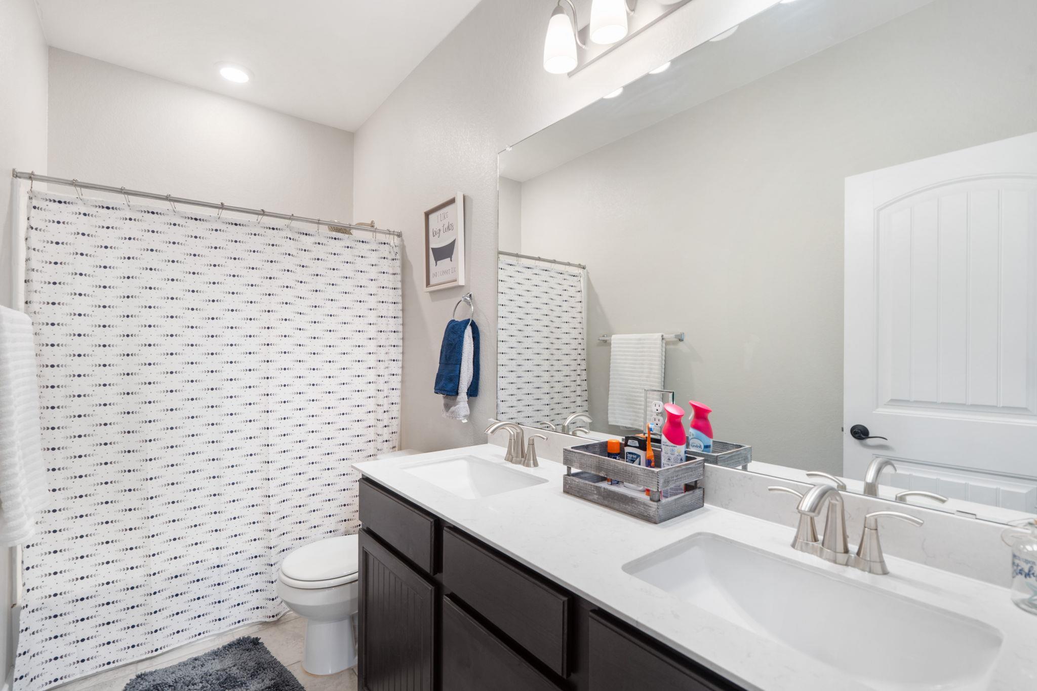 130 McGinnis Trl, Kyle, TX 78640