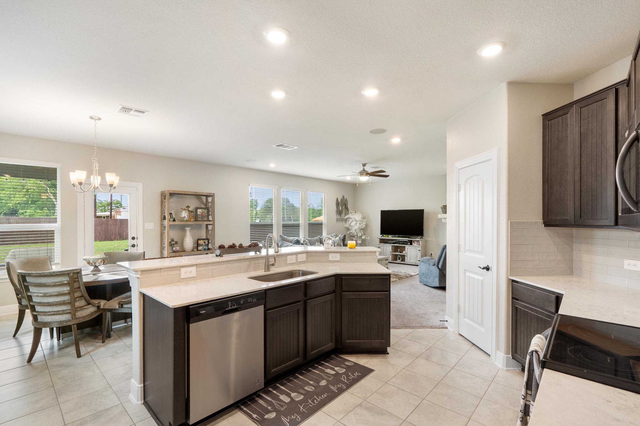 130 McGinnis Trl, Kyle, TX 78640