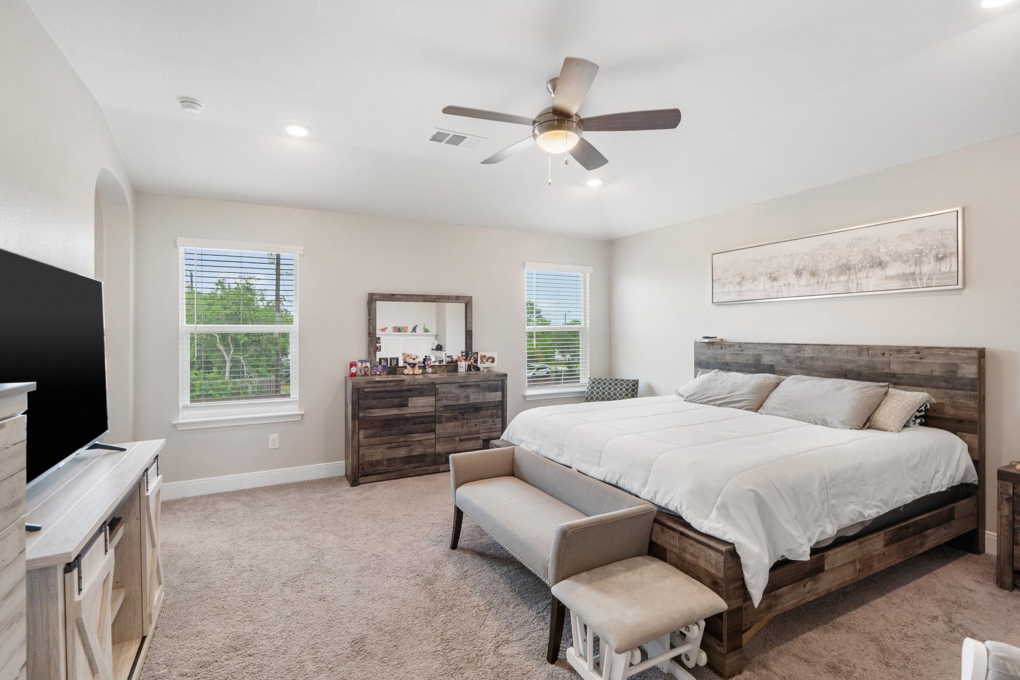 130 McGinnis Trl, Kyle, TX 78640