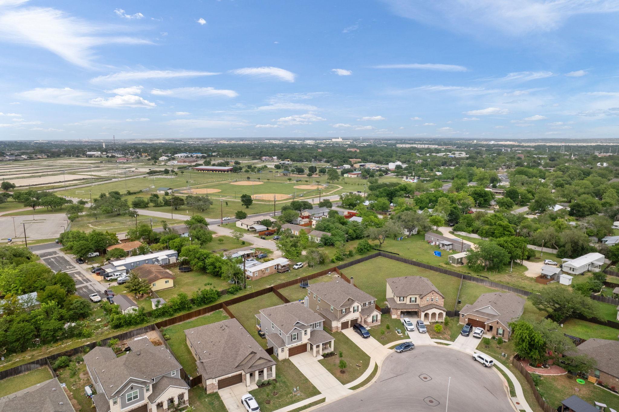 130 McGinnis Trl, Kyle, TX 78640