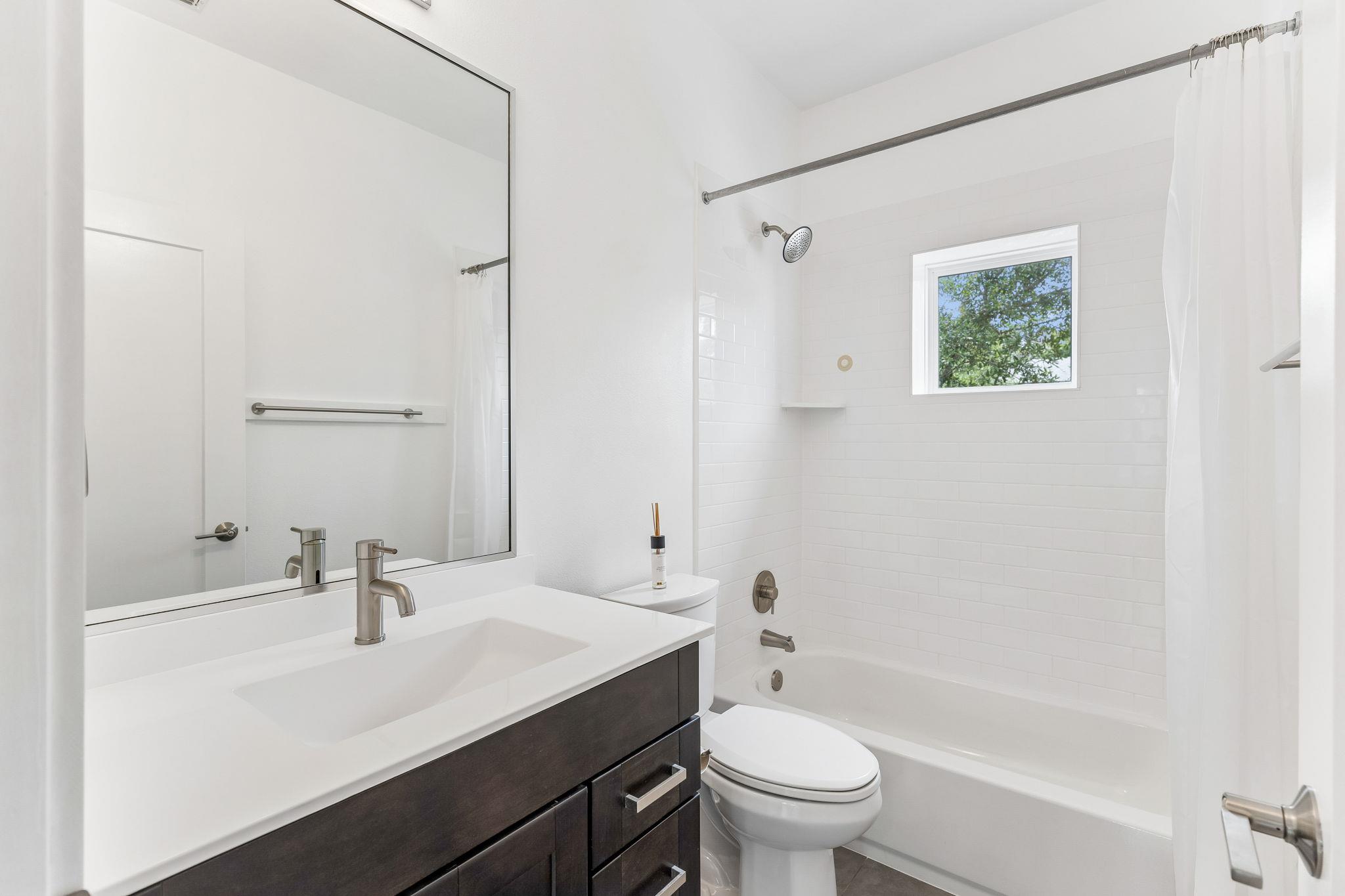 2101 Montopolis Dr # 18, Austin, TX 78741