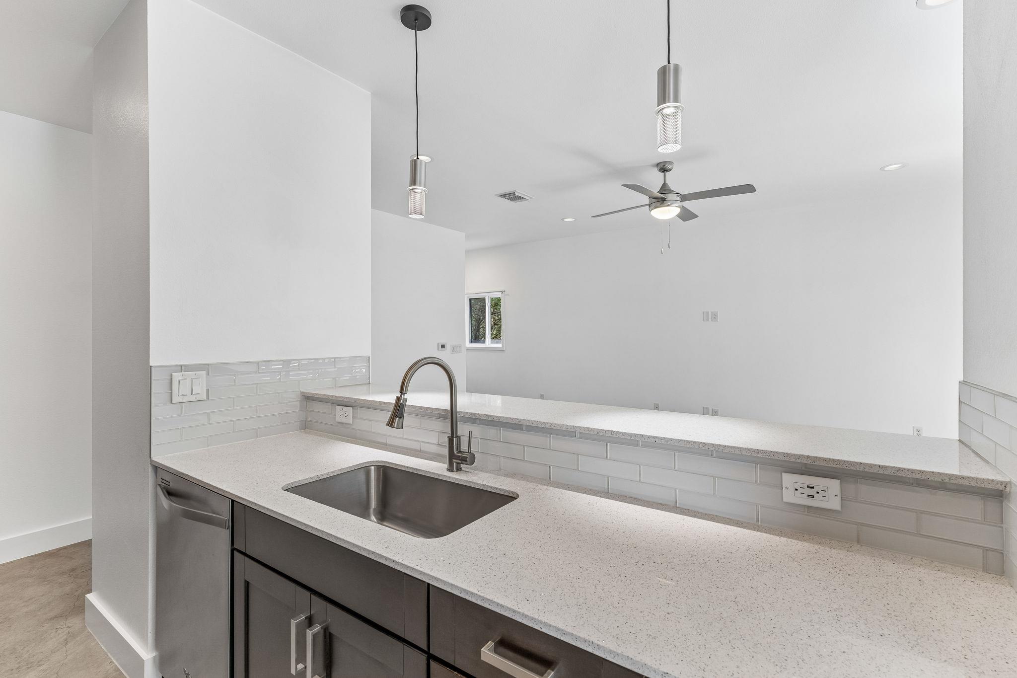 2101 Montopolis Dr # 18, Austin, TX 78741