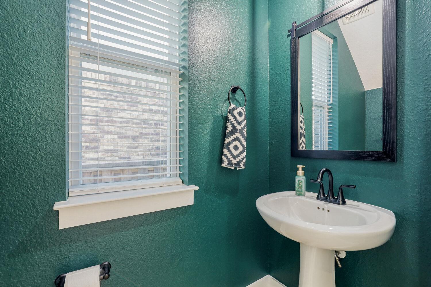 1309 Kneehigh Ln, Georgetown, TX 78633