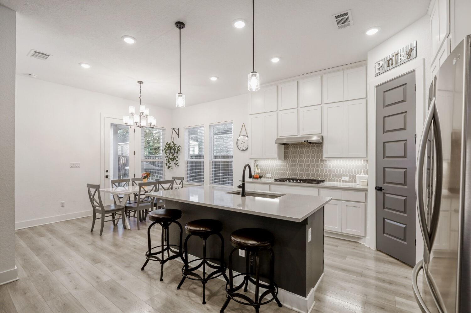 1309 Kneehigh Ln, Georgetown, TX 78633